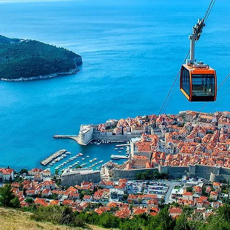 Ban Apartament